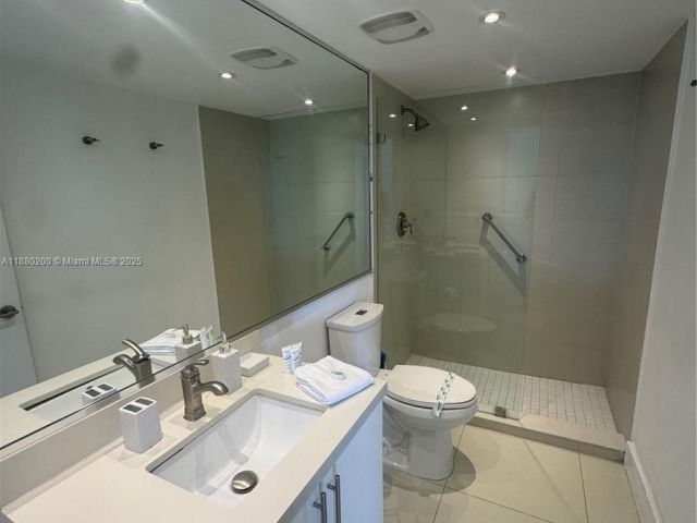 Apartment for rent  Unit #923 - photo 6550875