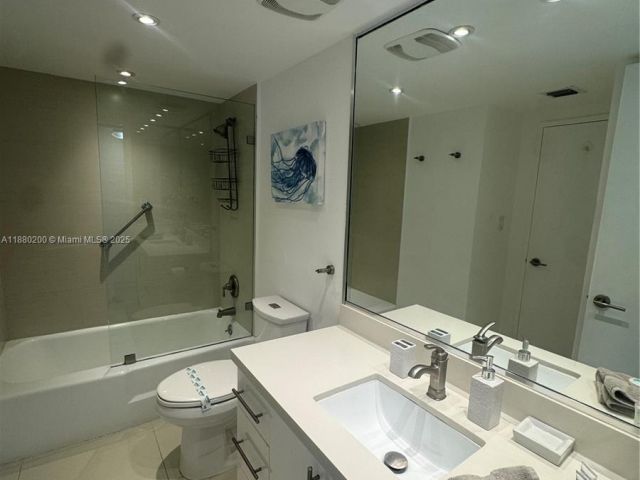 Apartment for rent  Unit #923 - photo 6550879