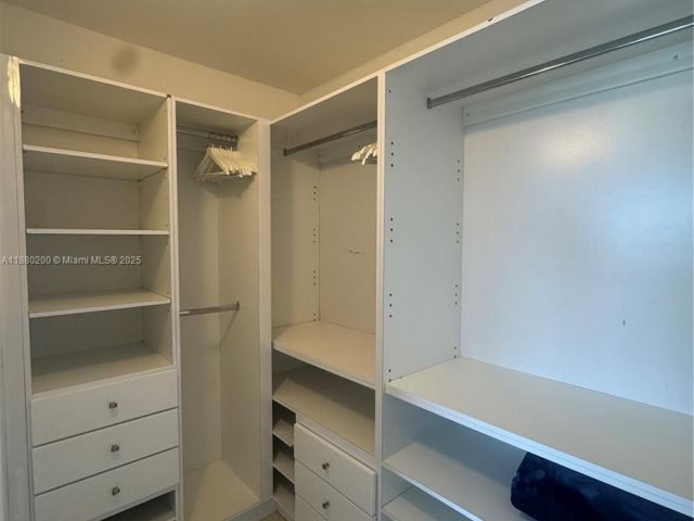 Apartment for rent  Unit #923 - photo 6550880