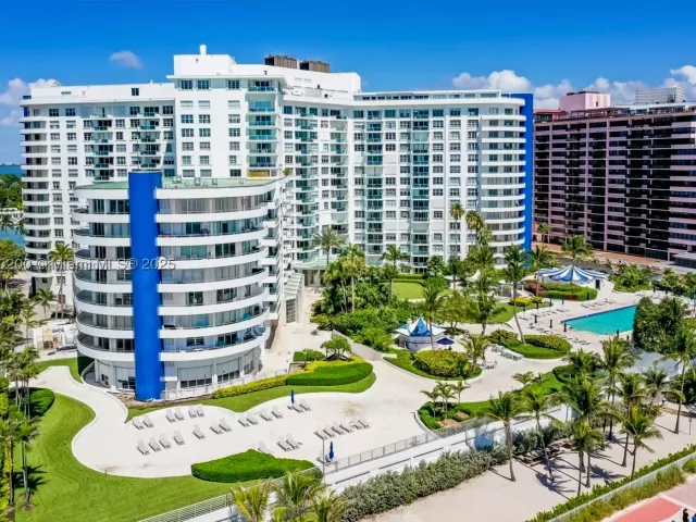 3-bedroom condo for rent in Miami Beach - 5151 Collins Ave 923 - MondialRealty