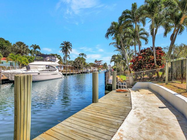 Home for rent at 1733 SW 5th Court - photo 6551489