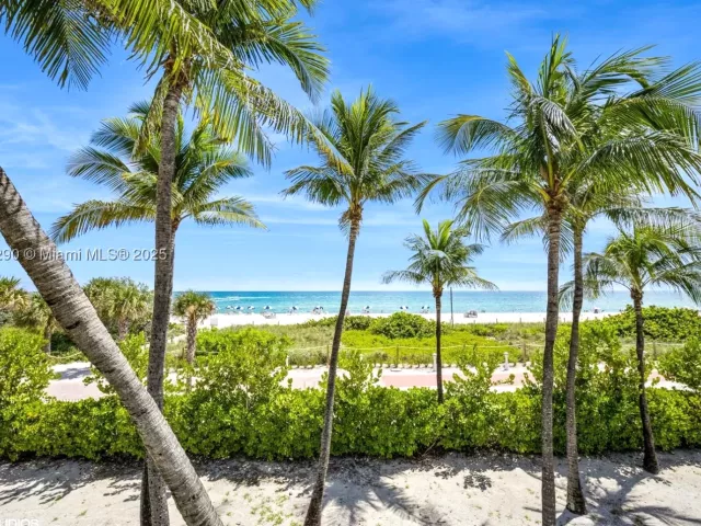 3-bedroom condo for rent in Miami Beach - 5161 Collins Ave 514 - MondialRealty