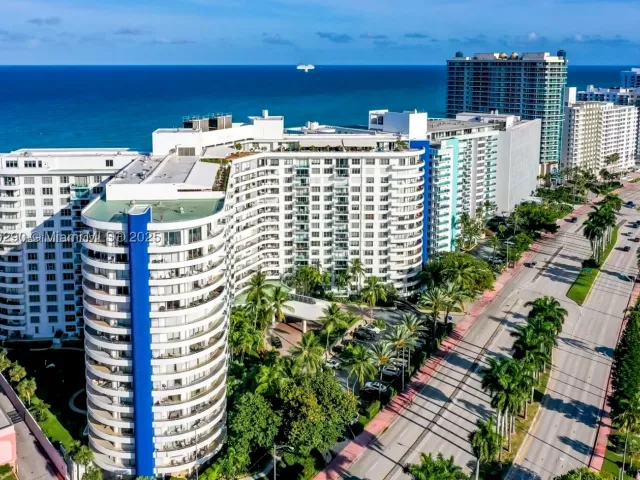3-bedroom condo for rent in Miami Beach - 5161 Collins Ave 514 - MondialRealty