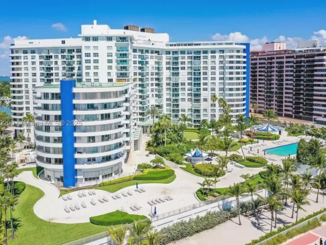3-bedroom condo for rent in Miami Beach - 5161 Collins Ave 514 - MondialRealty