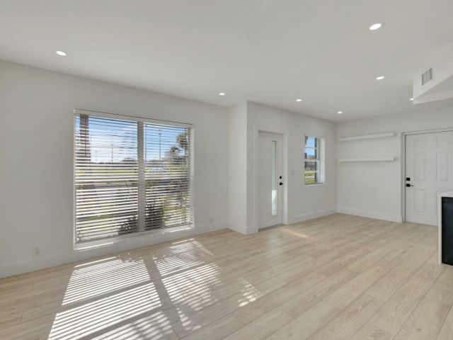 Home for sale at 325 De Carie Street - photo 6618546