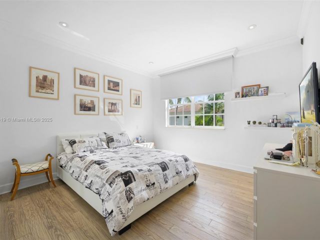 Home for rent at 19460 39th Ct 19460 - photo 6551373