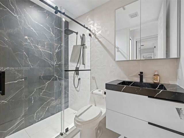 Home for rent at 19460 39th Ct 19460 - photo 6551378