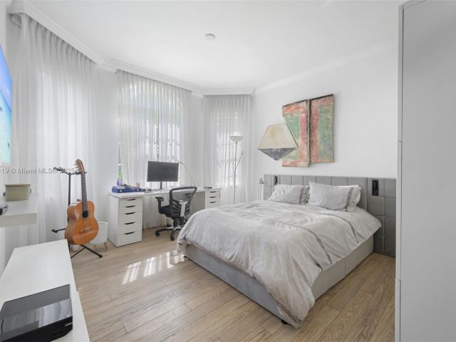 Home for rent at 19460 39th Ct 19460 - photo 6551381