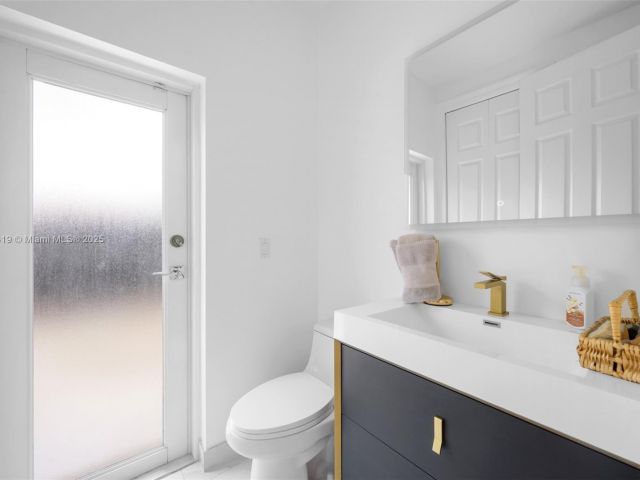 Home for rent at 19460 39th Ct 19460 - photo 6551382