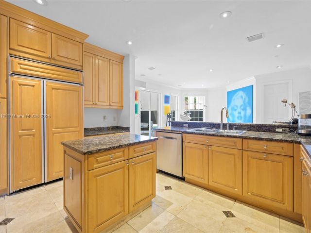 Home for rent at 19460 39th Ct 19460 - photo 6551384