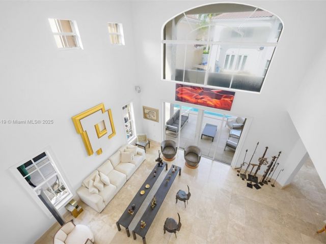 Home for rent at 19460 39th Ct 19460 - photo 6551387