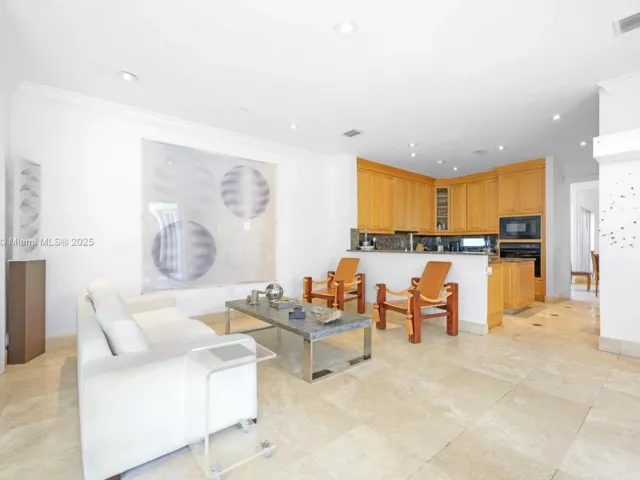 5-bedroom home for rent in Sunny Isles Beach - 19460 39th Ct 19460 - MondialRealty