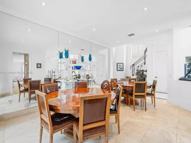 5-bedroom home for rent in Sunny Isles Beach - 19460 39th Ct 19460 - MondialRealty