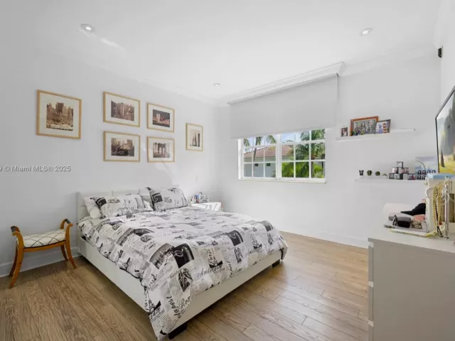 5-bedroom home for rent in Sunny Isles Beach - 19460 39th Ct 19460 - MondialRealty