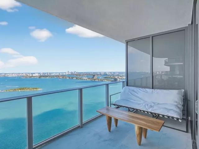 4-bedroom condo for sale in Miami - 700 NE 24th 3801 - MondialRealty