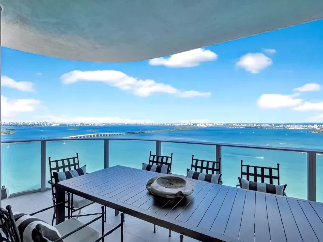 4-bedroom condo for sale in Miami - 700 NE 24th 3801 - MondialRealty