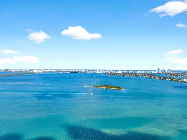 4-bedroom condo for sale in Miami - 700 NE 24th 3801 - MondialRealty
