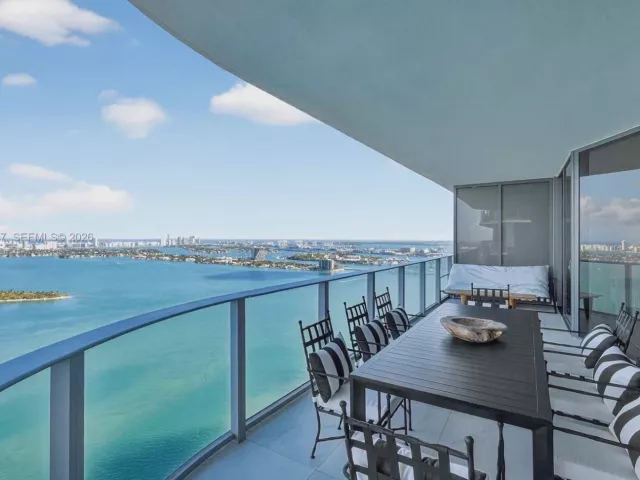 4-bedroom condo for sale in Miami - 700 NE 24th 3801 - MondialRealty