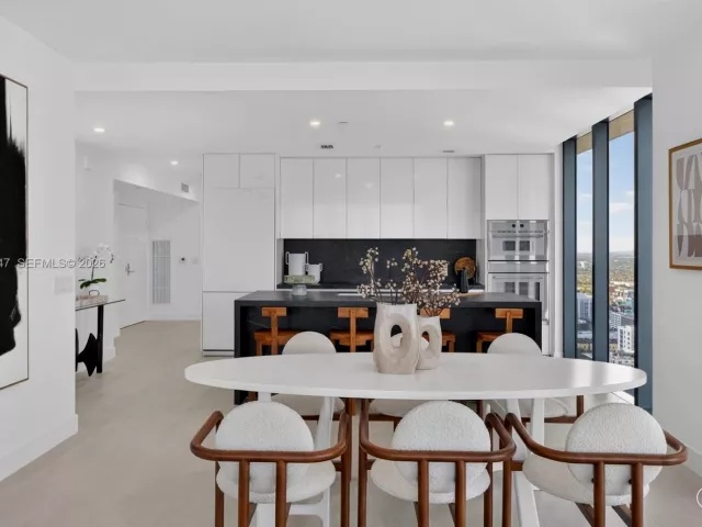 4-bedroom condo for sale in Miami - 700 NE 24th 3801 - MondialRealty