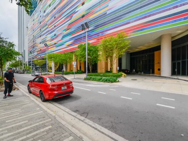 3-bedroom condo for sale in Miami - 45 SW 9th ST 4108 - MondialRealty