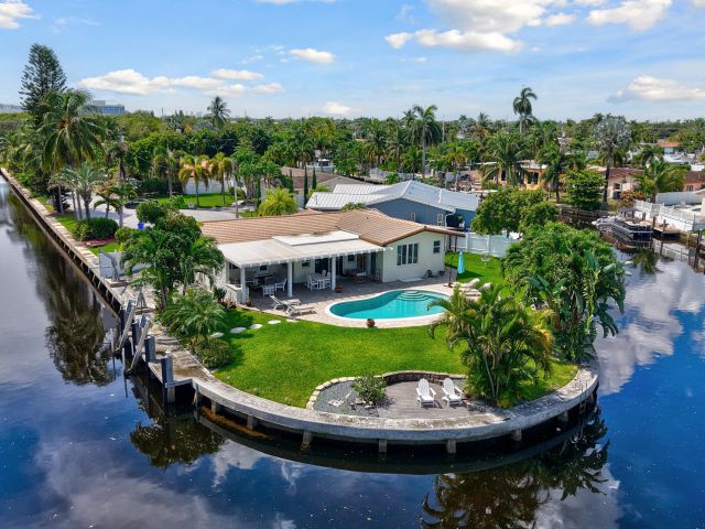 Home for rent at 1101 SE 9th Terrace - photo 6551729