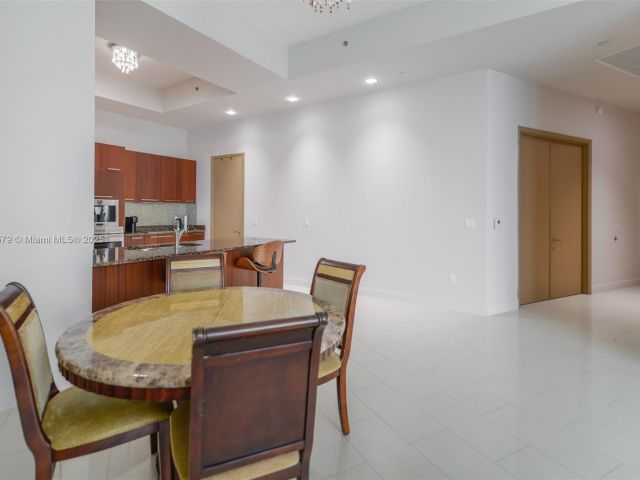 Apartment for rent  Unit #4203 - photo 6552957