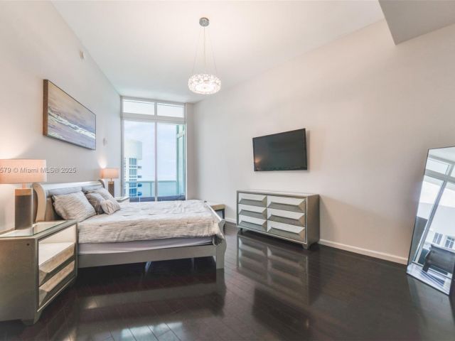 Apartment for rent  Unit #4203 - photo 6552967