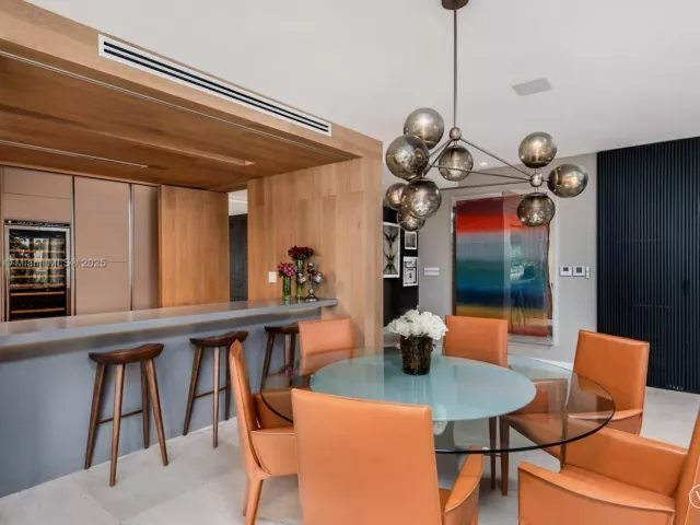 4-bedroom condo for rent in Miami Beach - 2514 Fisher Island Dr 6104 - MondialRealty