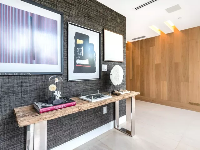 4-bedroom condo for rent in Miami Beach - 2514 Fisher Island Dr 6104 - MondialRealty