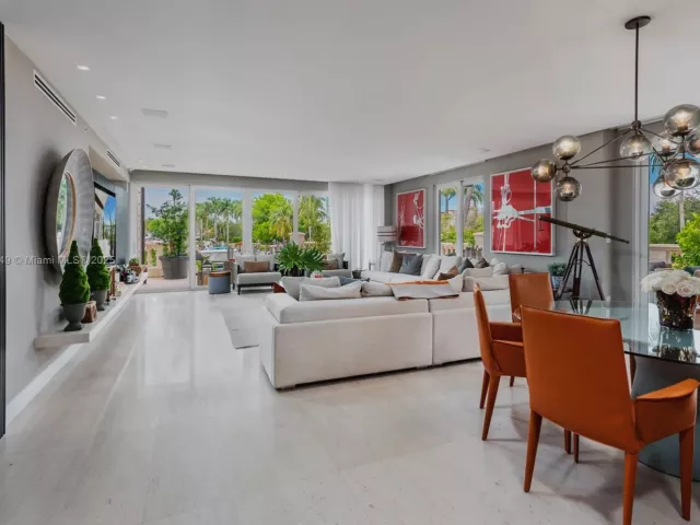 4-bedroom condo for rent in Miami Beach - 2514 Fisher Island Dr 6104 - MondialRealty