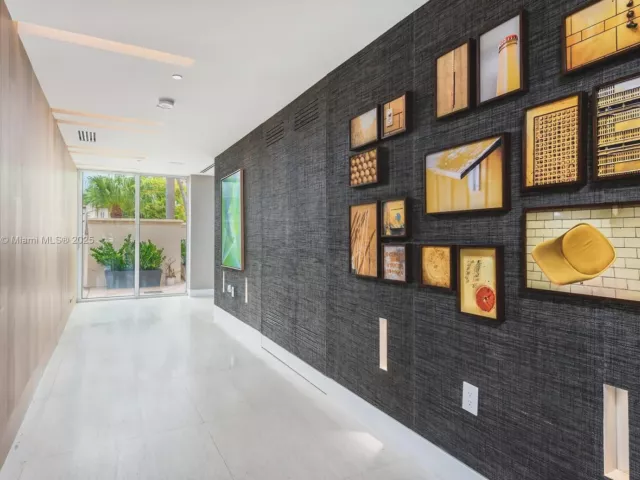 4-bedroom condo for rent in Miami Beach - 2514 Fisher Island Dr 6104 - MondialRealty