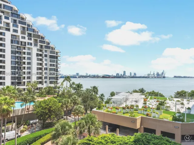 2-bedroom condo for sale in Miami - 770 Claughton Island Dr 701 - MondialRealty