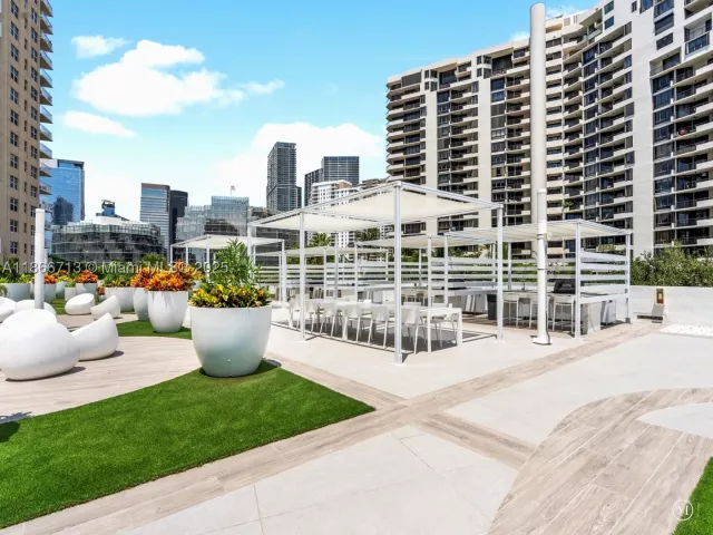 2-bedroom condo for sale in Miami - 770 Claughton Island Dr 701 - MondialRealty