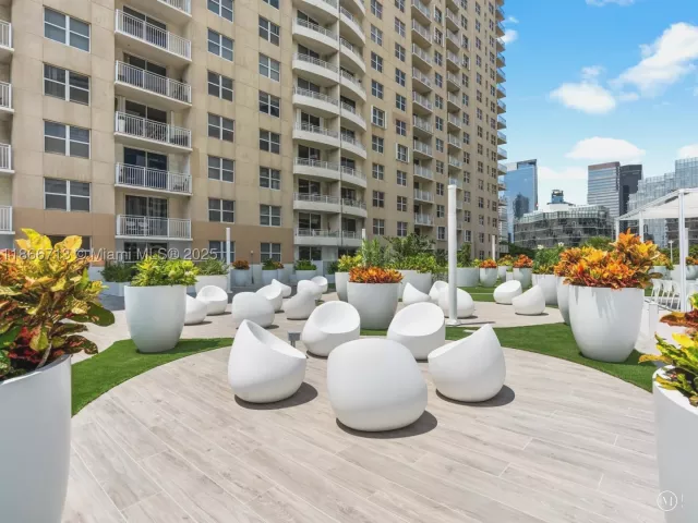 2-bedroom condo for sale in Miami - 770 Claughton Island Dr 701 - MondialRealty