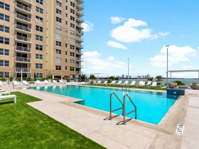 2-bedroom condo for sale in Miami - 770 Claughton Island Dr 701 - MondialRealty
