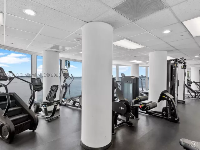 2-bedroom condo for sale in Miami - 770 Claughton Island Dr 701 - MondialRealty