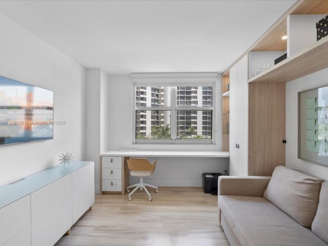 Apartment for sale  Unit #701 - photo 6556962