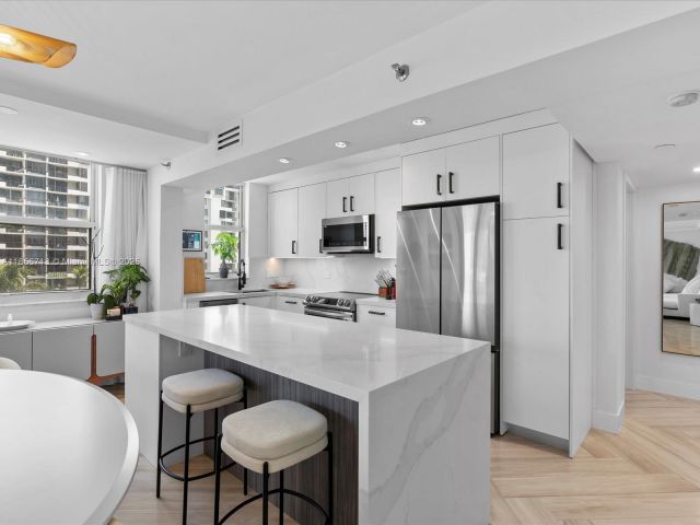 Apartment for sale  Unit #701 - photo 6556975