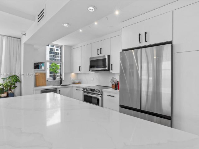 Apartment for sale  Unit #701 - photo 6556978