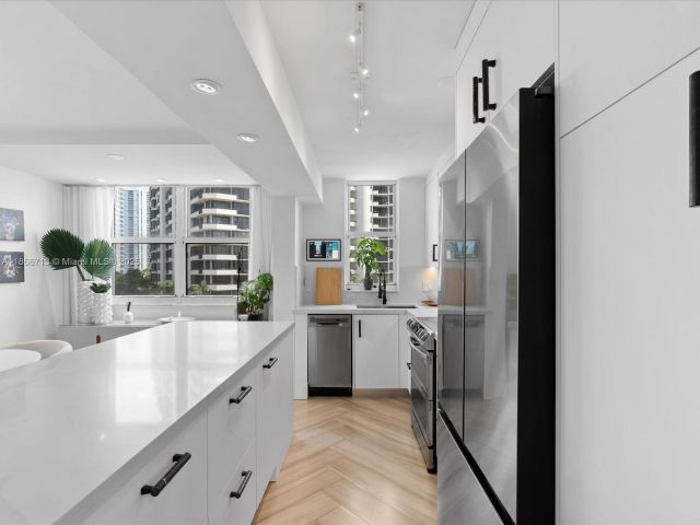 Apartment for sale  Unit #701 - photo 6556979