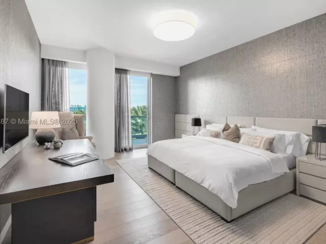 4-bedroom condo for sale in Surfside - 9349 Collins Ave 406 - MondialRealty