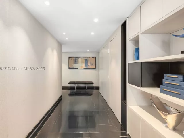 4-bedroom condo for sale in Surfside - 9349 Collins Ave 406 - MondialRealty