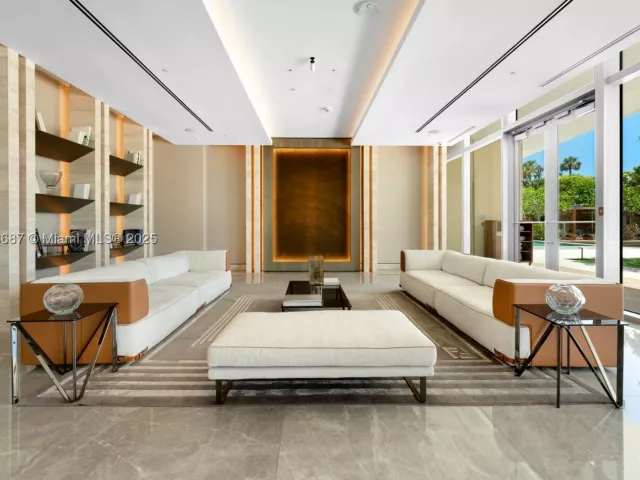 4-bedroom condo for sale in Surfside - 9349 Collins Ave 406 - MondialRealty