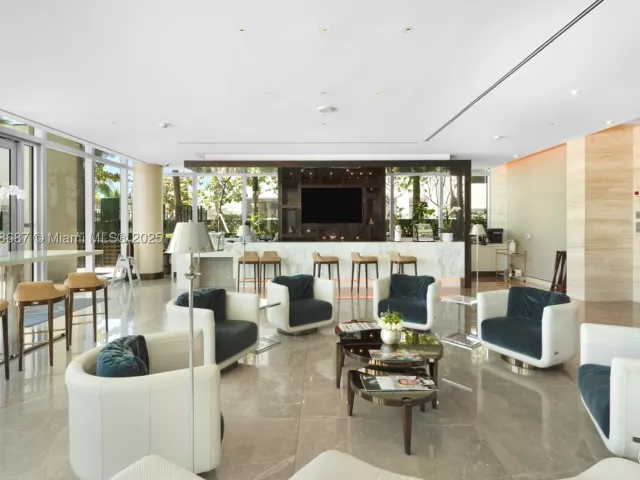 4-bedroom condo for sale in Surfside - 9349 Collins Ave 406 - MondialRealty