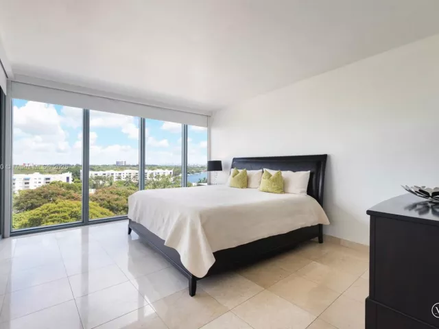 2-bedroom condo for sale in Miami - 601 NE 36th St 803 - MondialRealty