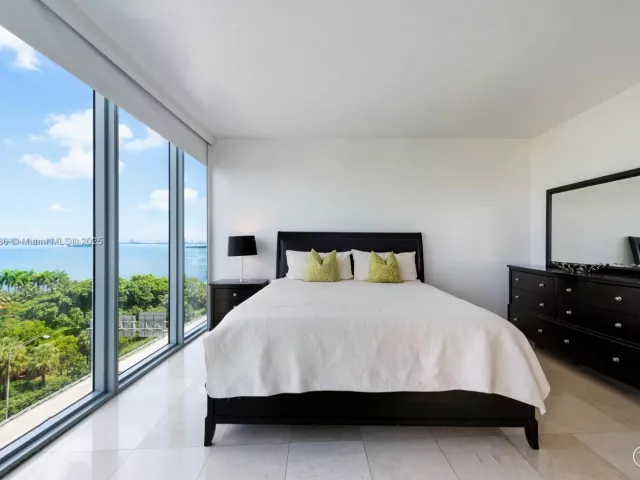 2-bedroom condo for sale in Miami - 601 NE 36th St 803 - MondialRealty