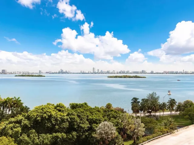 2-bedroom condo for sale in Miami - 601 NE 36th St 803 - MondialRealty