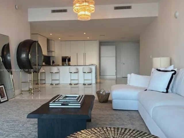 2-bedroom condo for sale in Miami - 700 NE 26th Ter 803 - MondialRealty