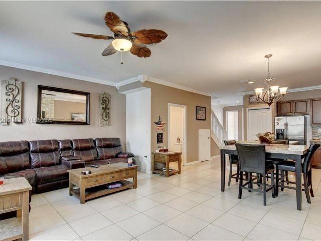 Home for rent at 1071 NW 33rd Ct - photo 7427498