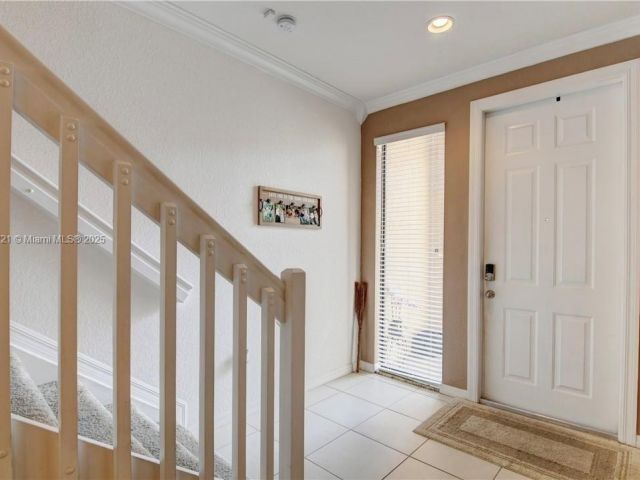 Home for rent at 1071 NW 33rd Ct - photo 7427500